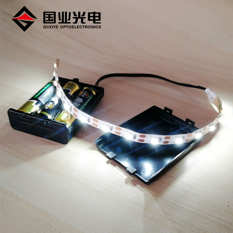 LED pásik napájaný z batérie